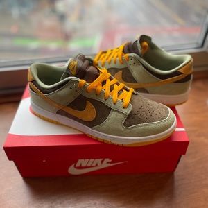 Nike Dunk Low - Dusty Olive (sz. 10.5)